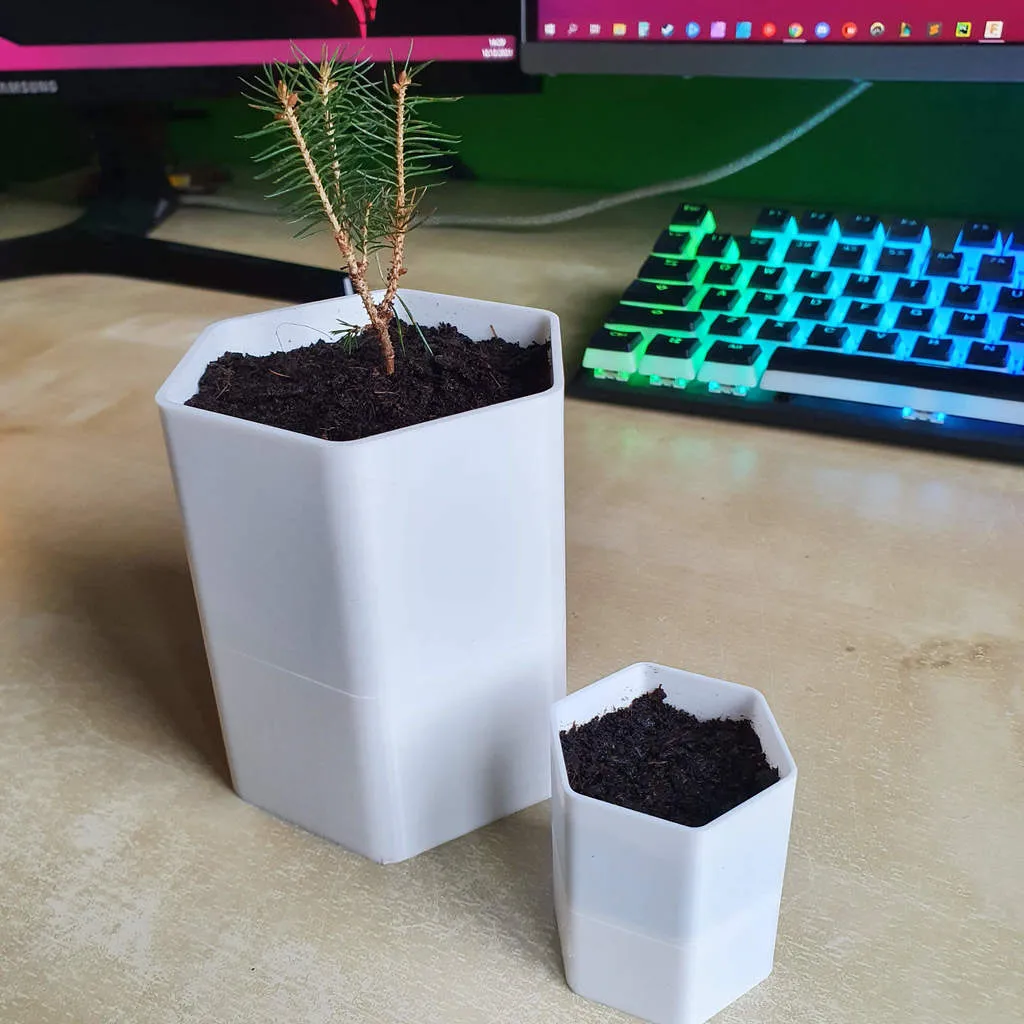 Hex Pot - self-watering flower pot, photo 3 of 4 - Self-watering Planters, hexagon