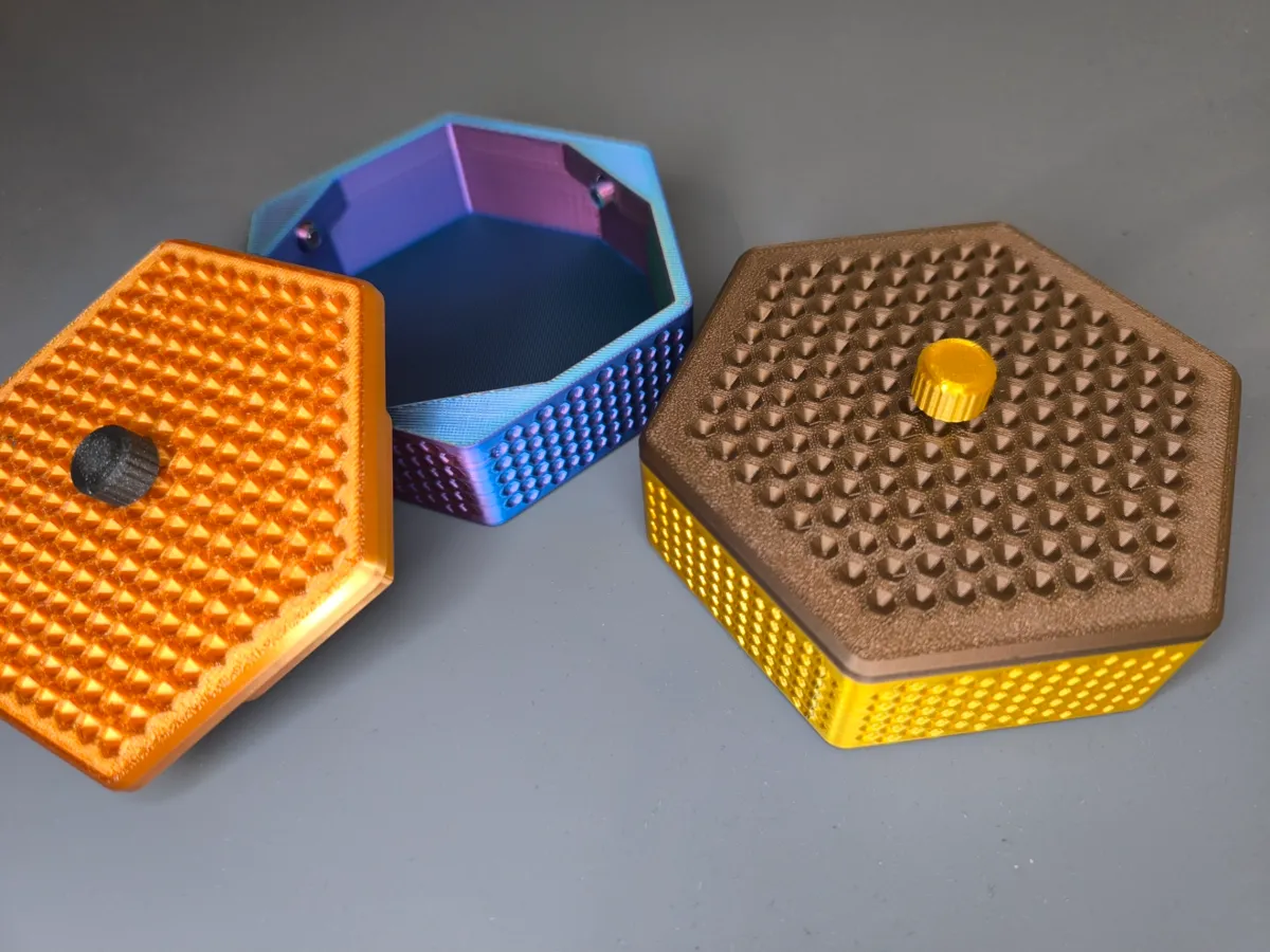 Centrifugal Trick Box - Magnetic Lock, photo 4 of 4 - Centrifugal Trick Box - Magnetic Lock Storage & Organisation