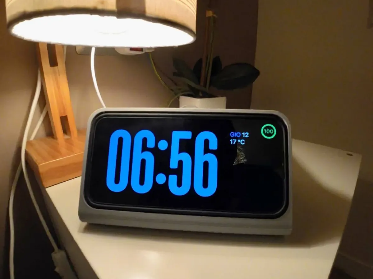 iPhone 15 Pro Max Standby Charging Dock - Gadgets, in stock in India