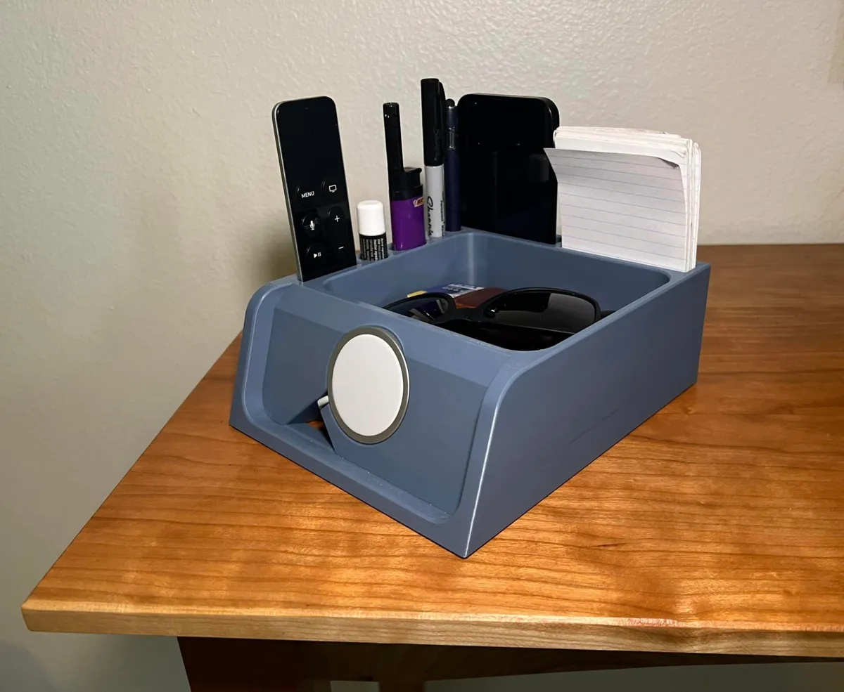 iPhone MagSafe Dock with Tray, photo 2 of 3 - iPhone MagSafe Dock with Tray Household