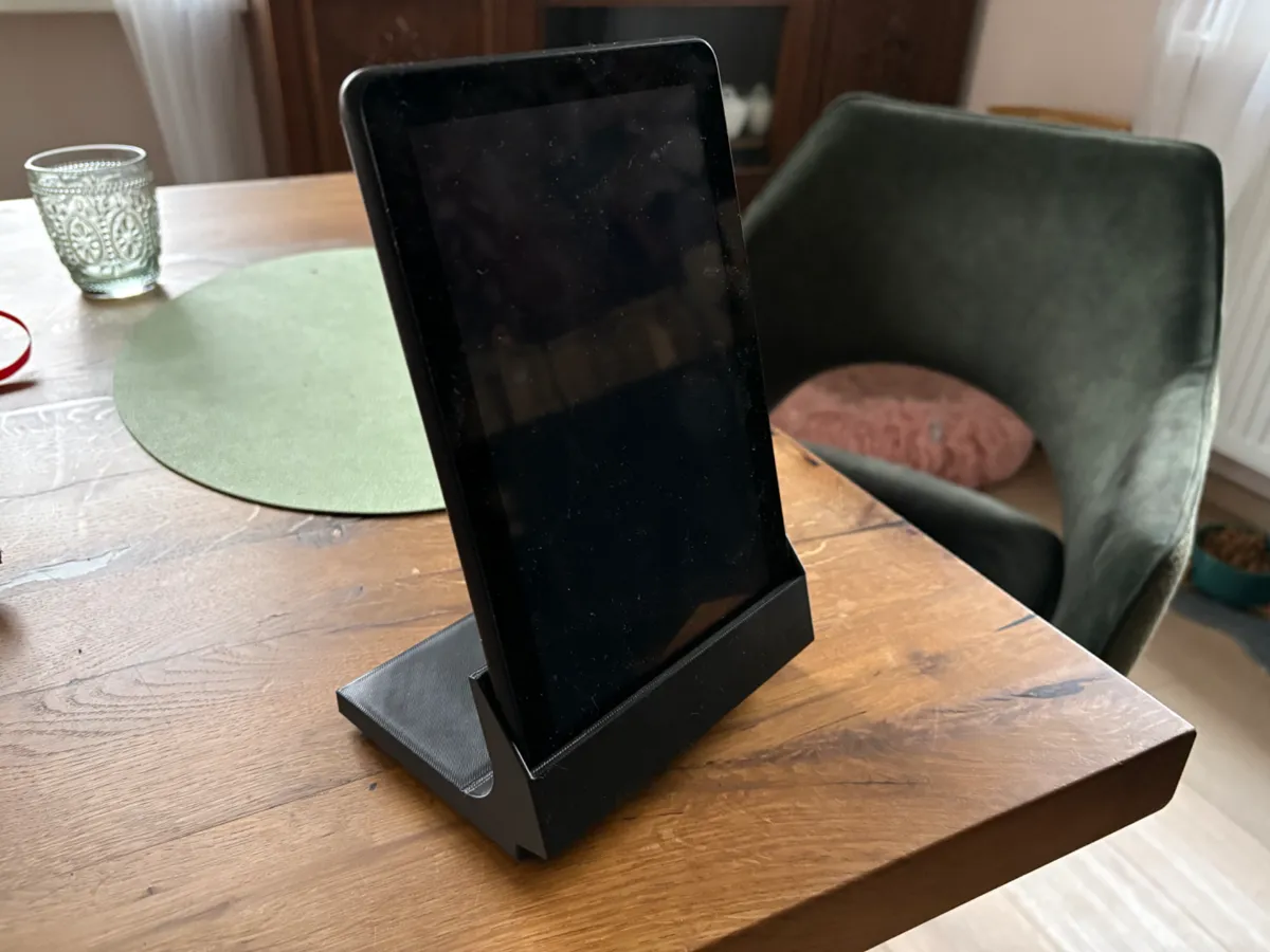 Fire HD 8 Stand (2023) - Portrait Style, photo 3 of 4 - Fire HD 8 Stand (2023) - Portrait Style Storage & Organisation