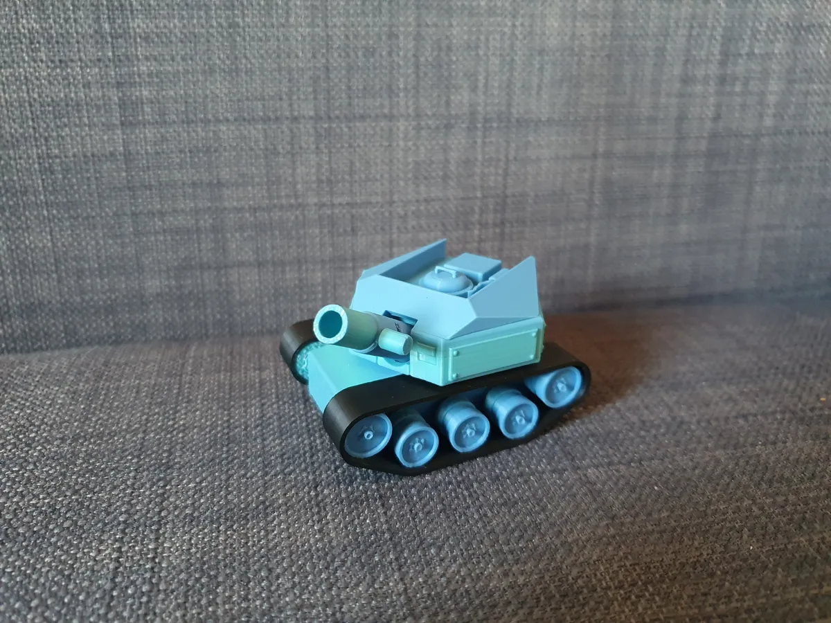 Tiger II v3, Fully Functional Miniature Tank, photo 2 of 4 - Tiger II v3, Fully Functional Miniature Tank Figurines & Collectibles