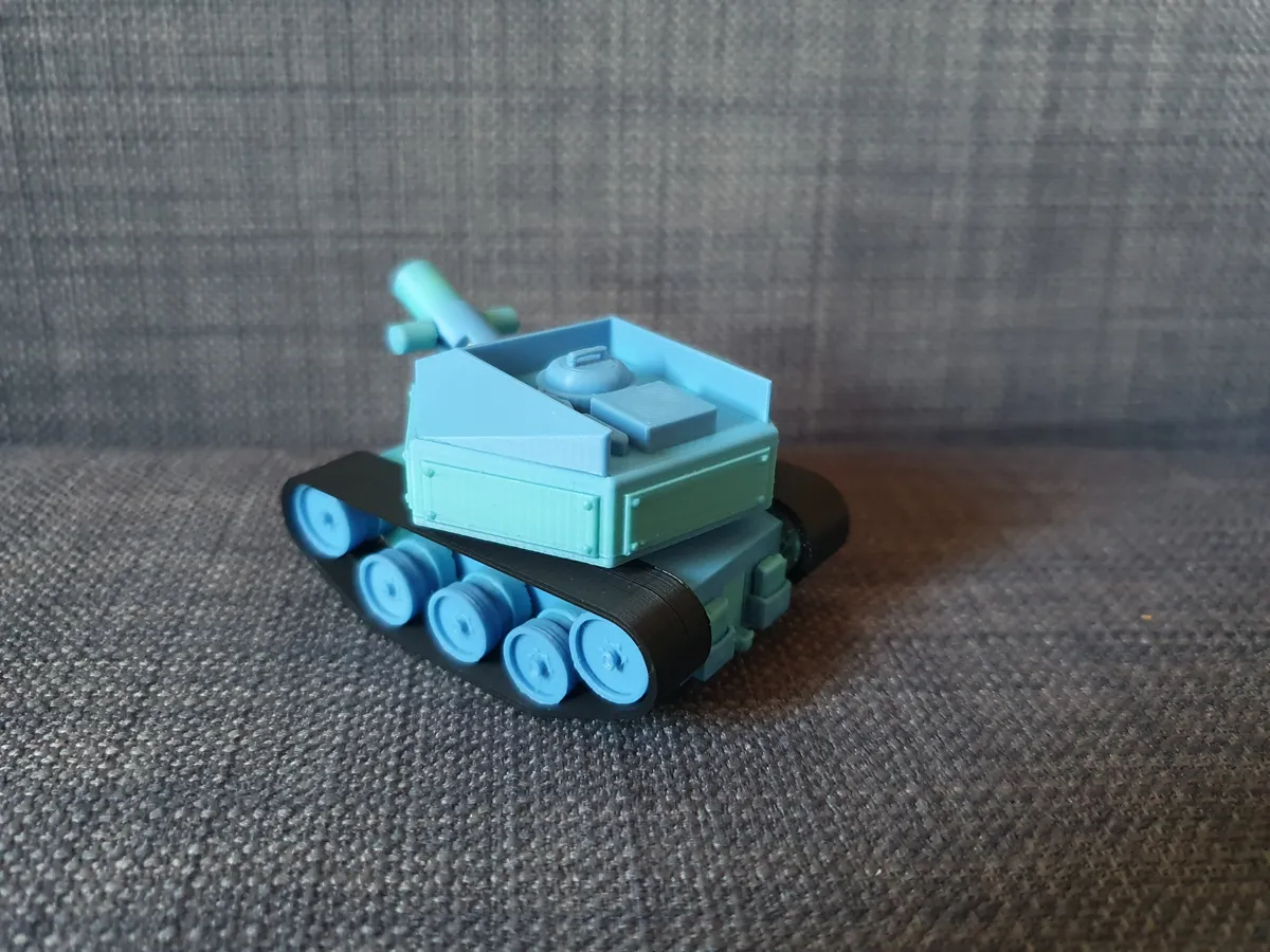 Tiger II v3, Fully Functional Miniature Tank, photo 3 of 4 - Tiger II v3, Fully Functional Miniature Tank Figurines & Collectibles