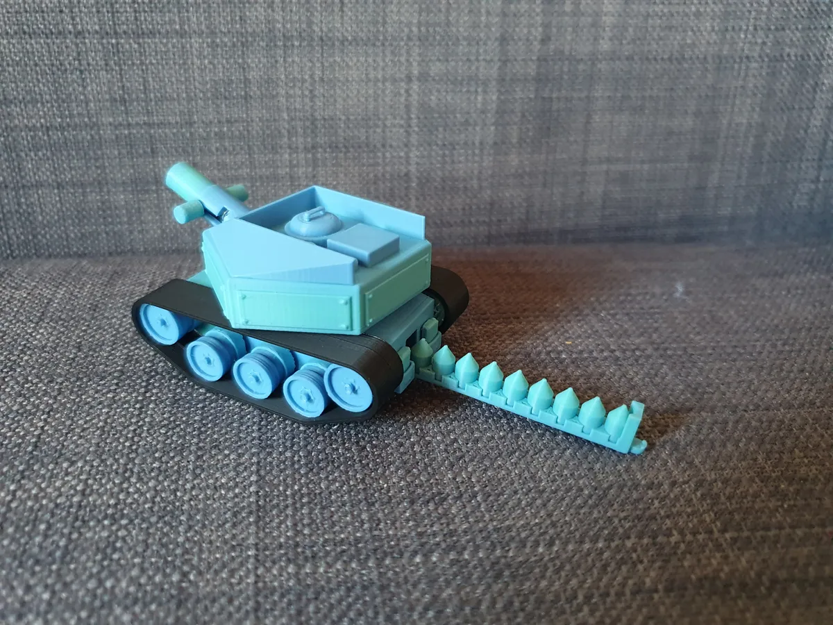 Tiger II v3, Fully Functional Miniature Tank, photo 4 of 4 - Tiger II v3, Fully Functional Miniature Tank Figurines & Collectibles
