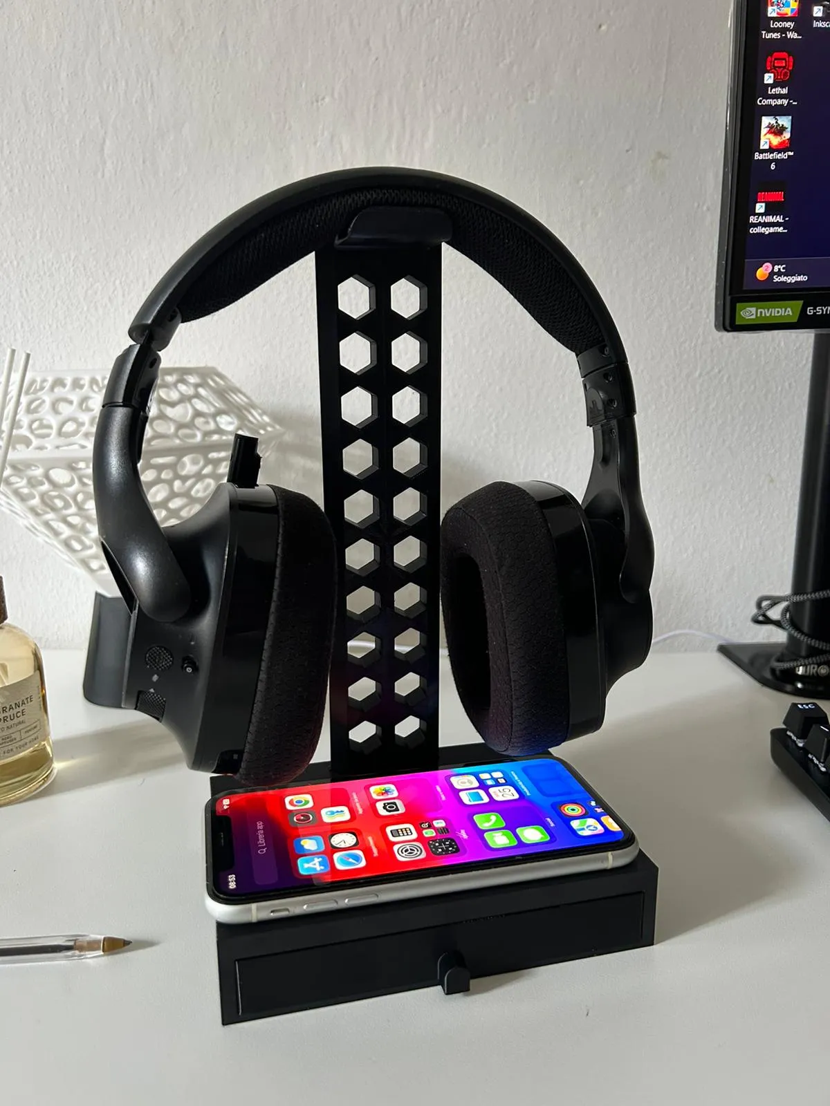 Modular Headset & Controller Stand, photo 4 of 4 - Modular Headset & Controller Stand Mobile & Device Accessories