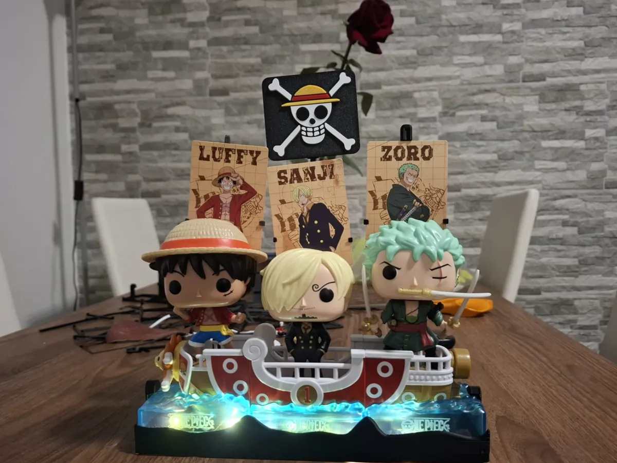 one piece espositore sorprese kinder - Ships & One Piece Props, in stock in India