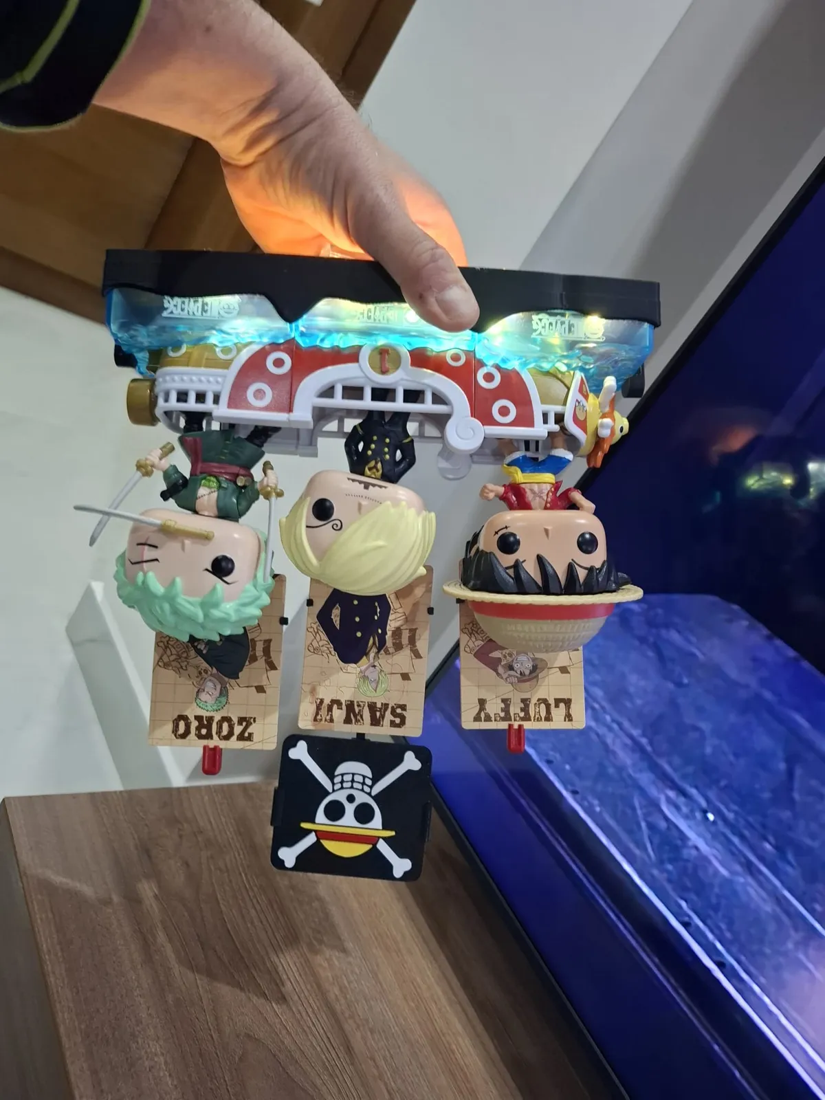one piece espositore sorprese kinder, photo 3 of 4 - one piece espositore sorprese kinder Figurines & Collectibles