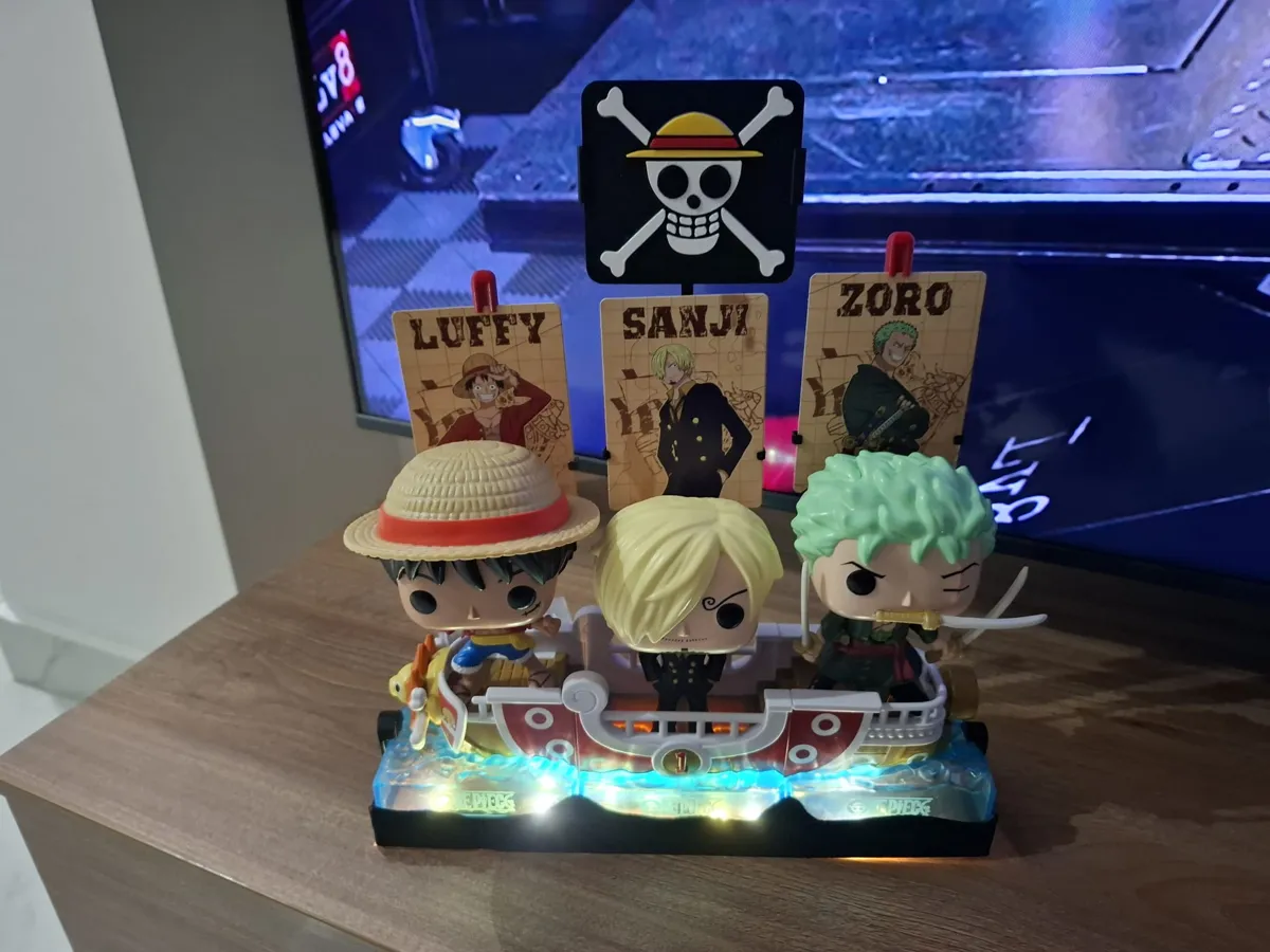 one piece espositore sorprese kinder, photo 4 of 4 - one piece espositore sorprese kinder Figurines & Collectibles