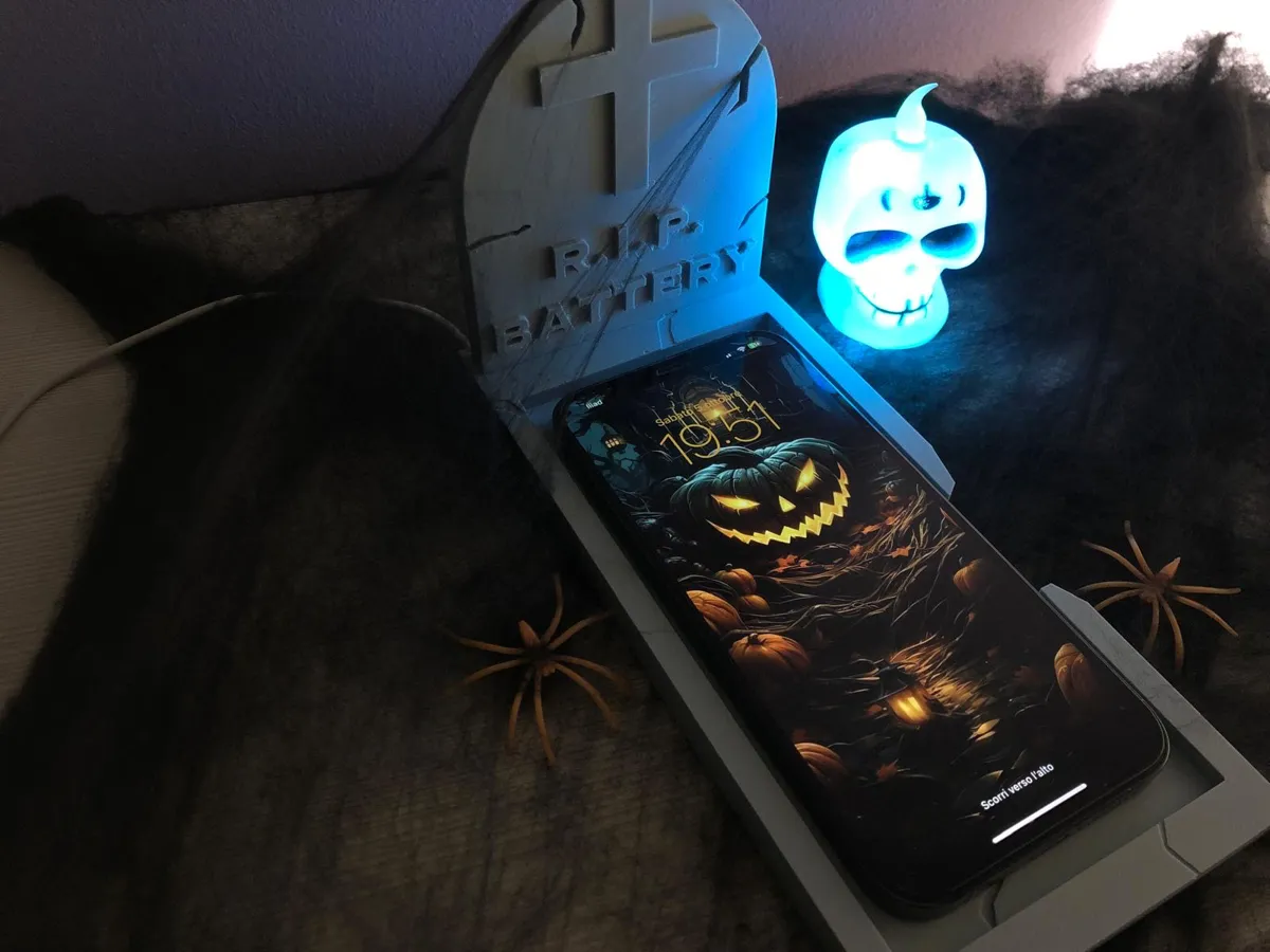 iPhone Stand with MagSafe, Halloween theme, photo 3 of 4 - iPhone Stand with MagSafe, Halloween theme Household