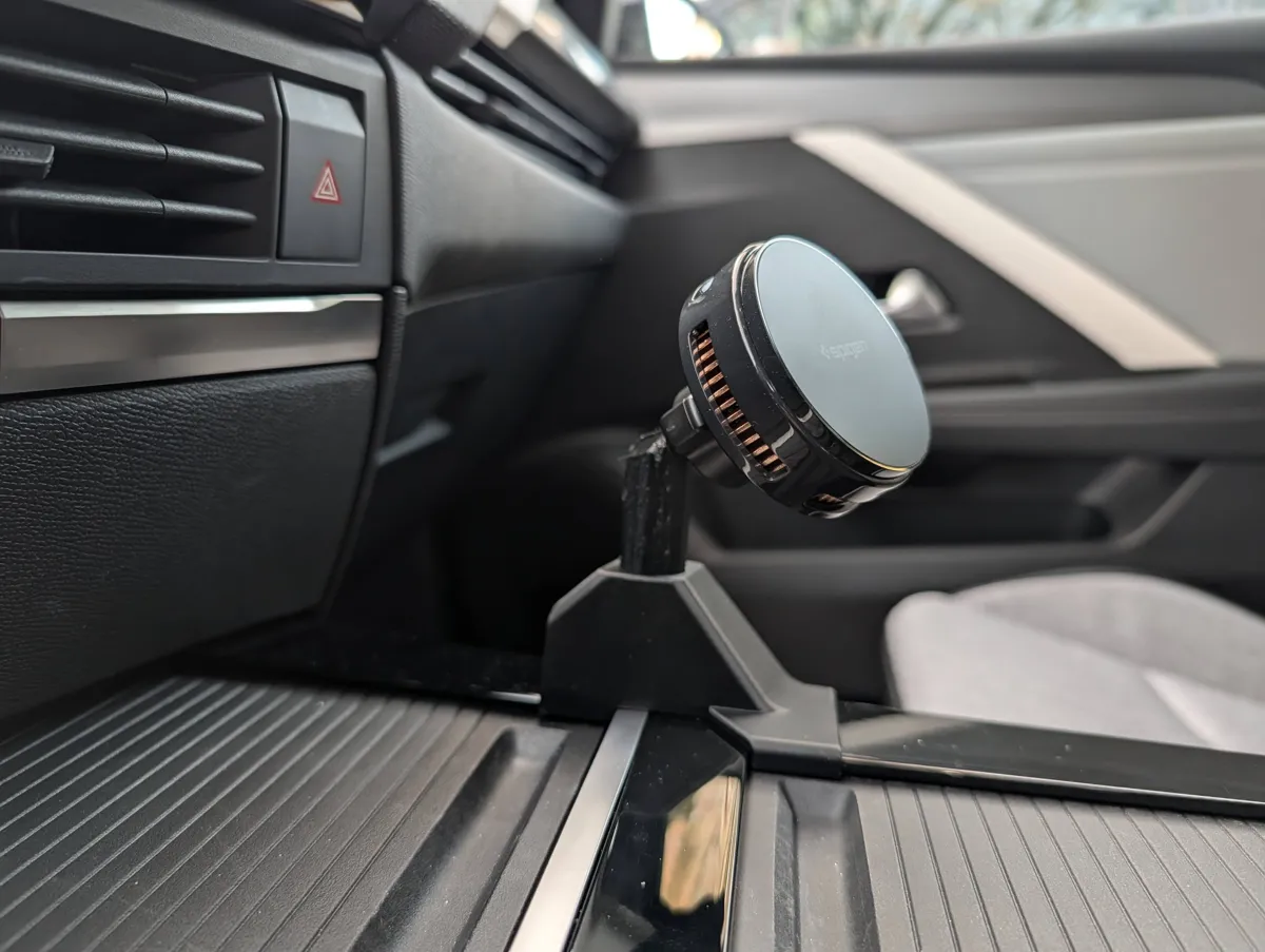 Opel Astra L Smartphone Mount, photo 3 of 4 - Opel Astra L Smartphone Mount Hobby & DIY