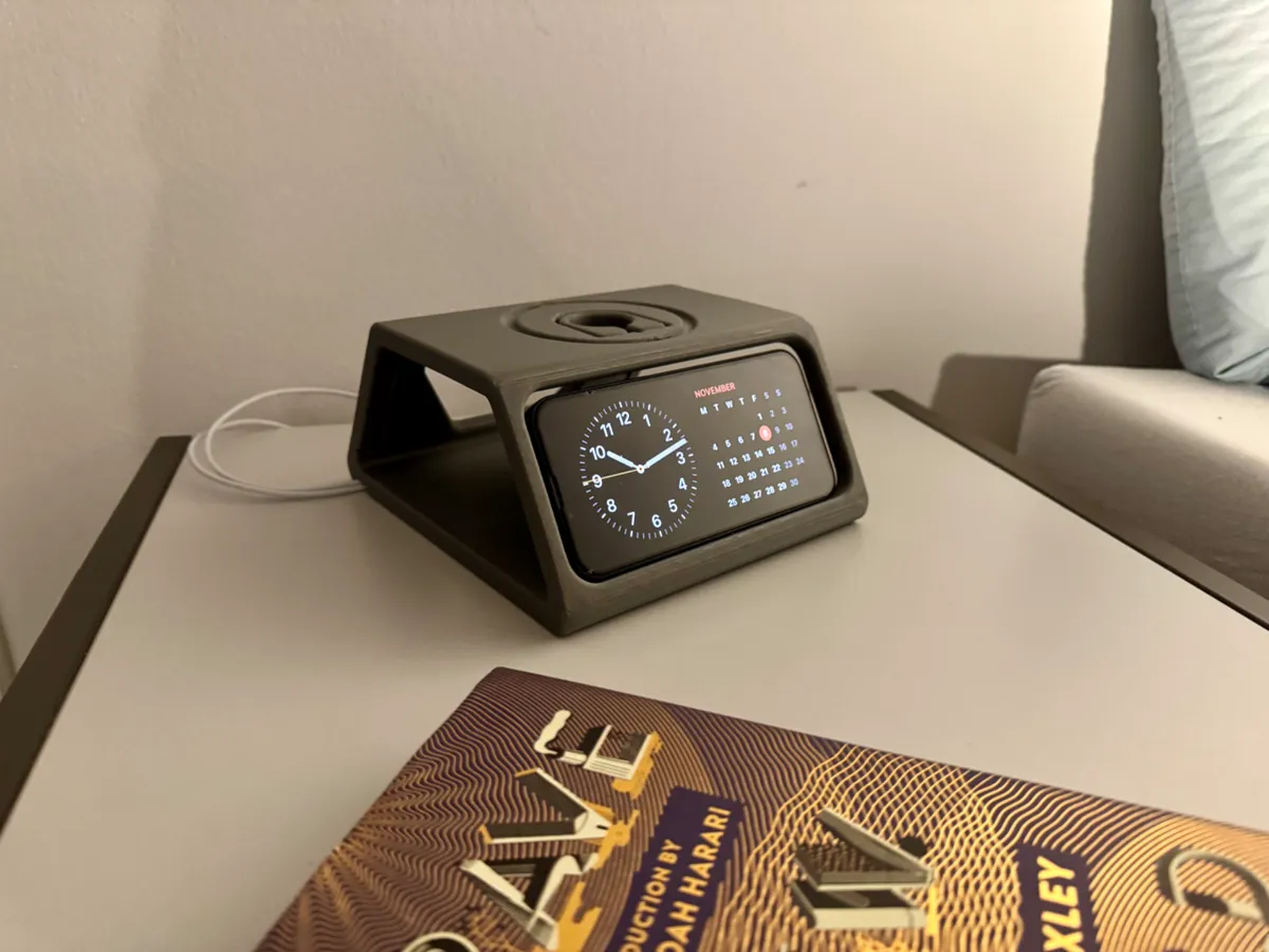 sleekDock [Nightstand-charging station], photo 2 of 4 - sleekDock [Nightstand-charging station] Mobile & Device Accessories