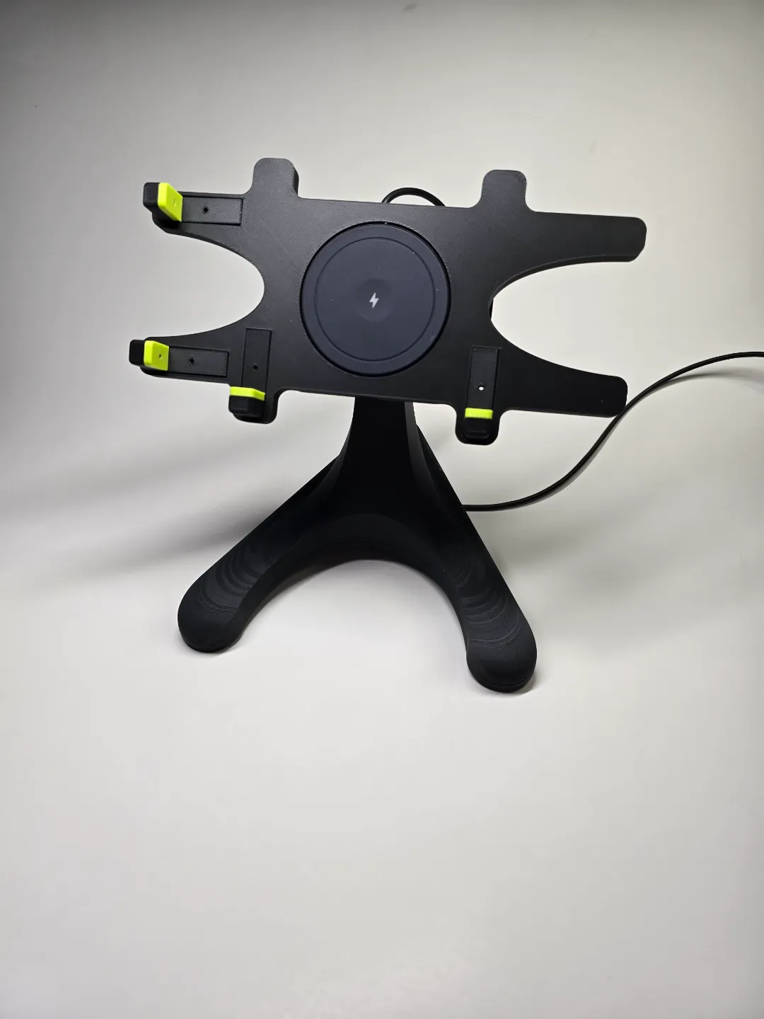 Magsafe multi Phone mount, photo 3 of 4 - Magsafe multi Phone mount Hobby & DIY