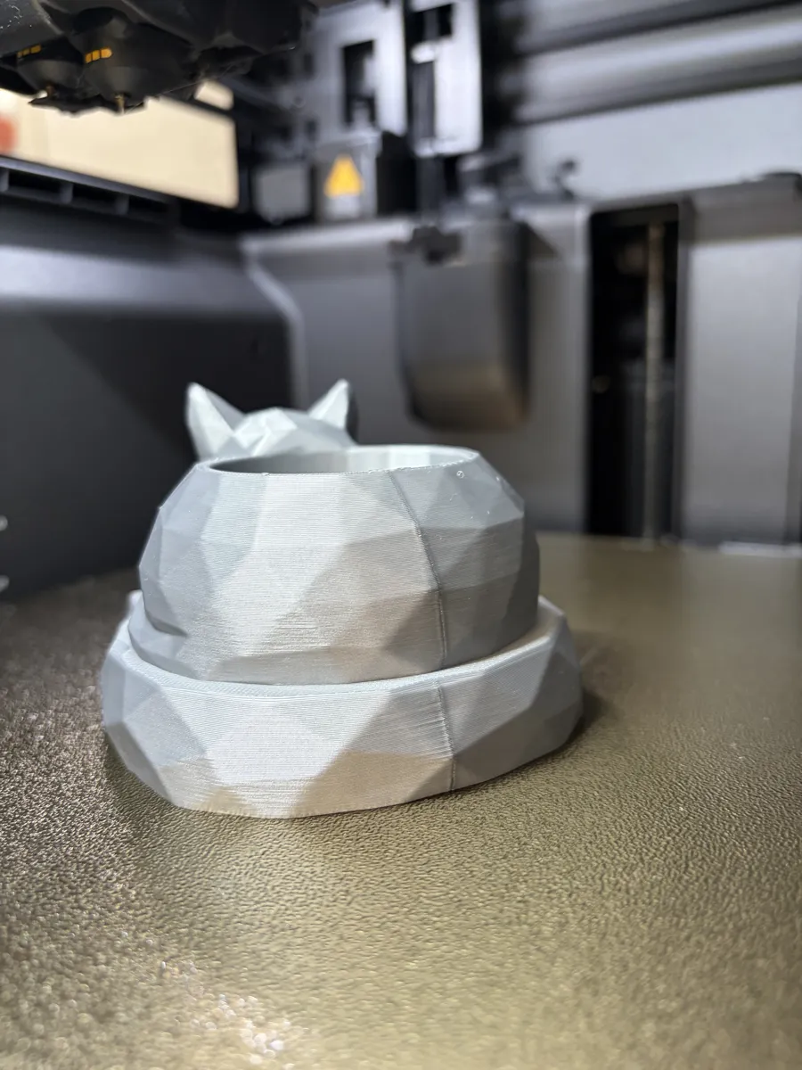 Sleeping Cat Planter&Key Organizer-Low Poly Decor, photo 4 of 4 - Sleeping Cat Planter&Key Organizer-Low Poly Decor Garden & Outdoor
