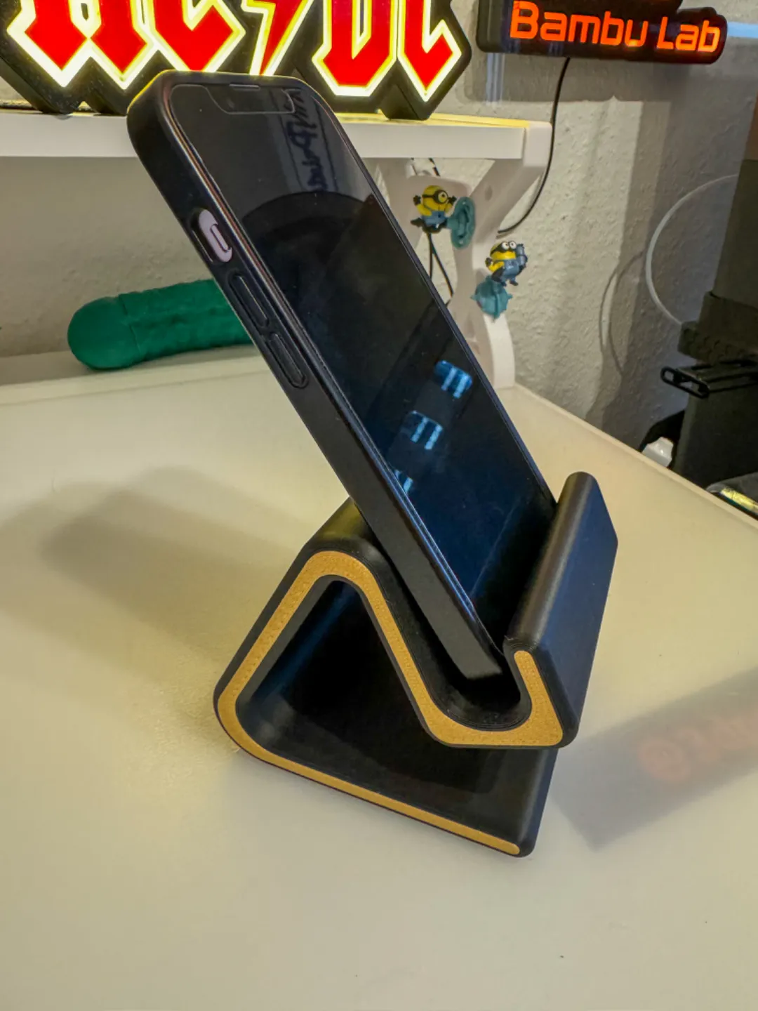 Phone Stand deluxe, photo 2 of 4 - Phone Stand deluxe Tools