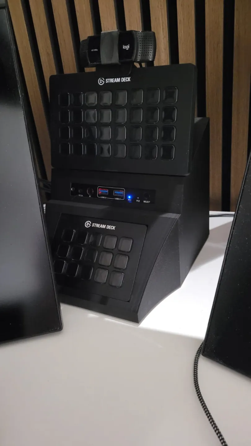 Stream Deck and XL Dock Stand with USB Switch, photo 2 of 2 - Stream Deck and XL Dock Stand with USB Switch Hobby & DIY