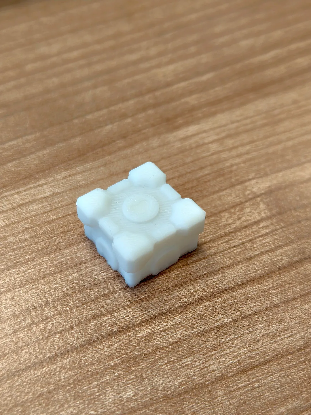 Companion Cube Portal keyboard keycap, photo 3 of 4 - Companion Cube Portal keyboard keycap Mobile & Device Accessories