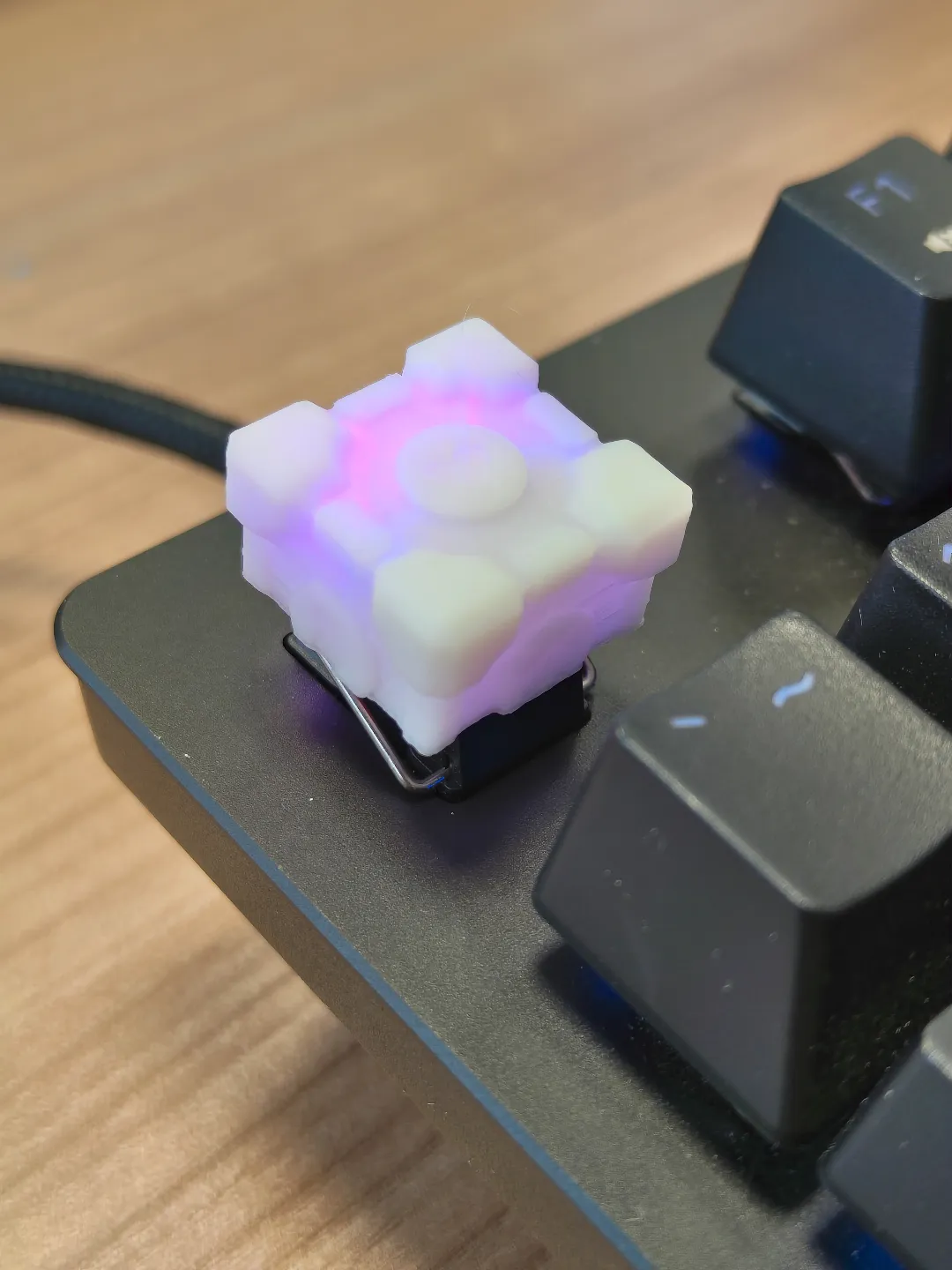 Companion Cube Portal keyboard keycap, photo 4 of 4 - Companion Cube Portal keyboard keycap Mobile & Device Accessories