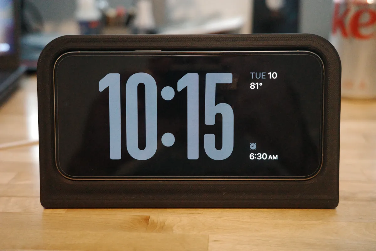 iPhone 15 Pro Max Standby Mode Dock, photo 2 of 3 - iPhone 15 Pro Max Standby Mode Dock Household