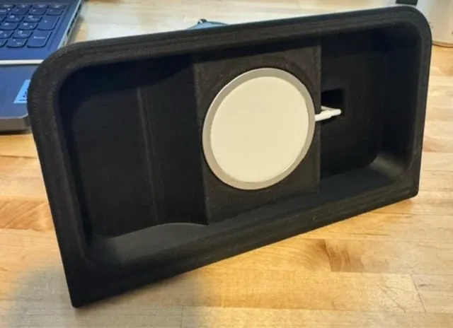iPhone 15 Pro Max Standby Mode Dock, photo 3 of 3 - iPhone 15 Pro Max Standby Mode Dock Household