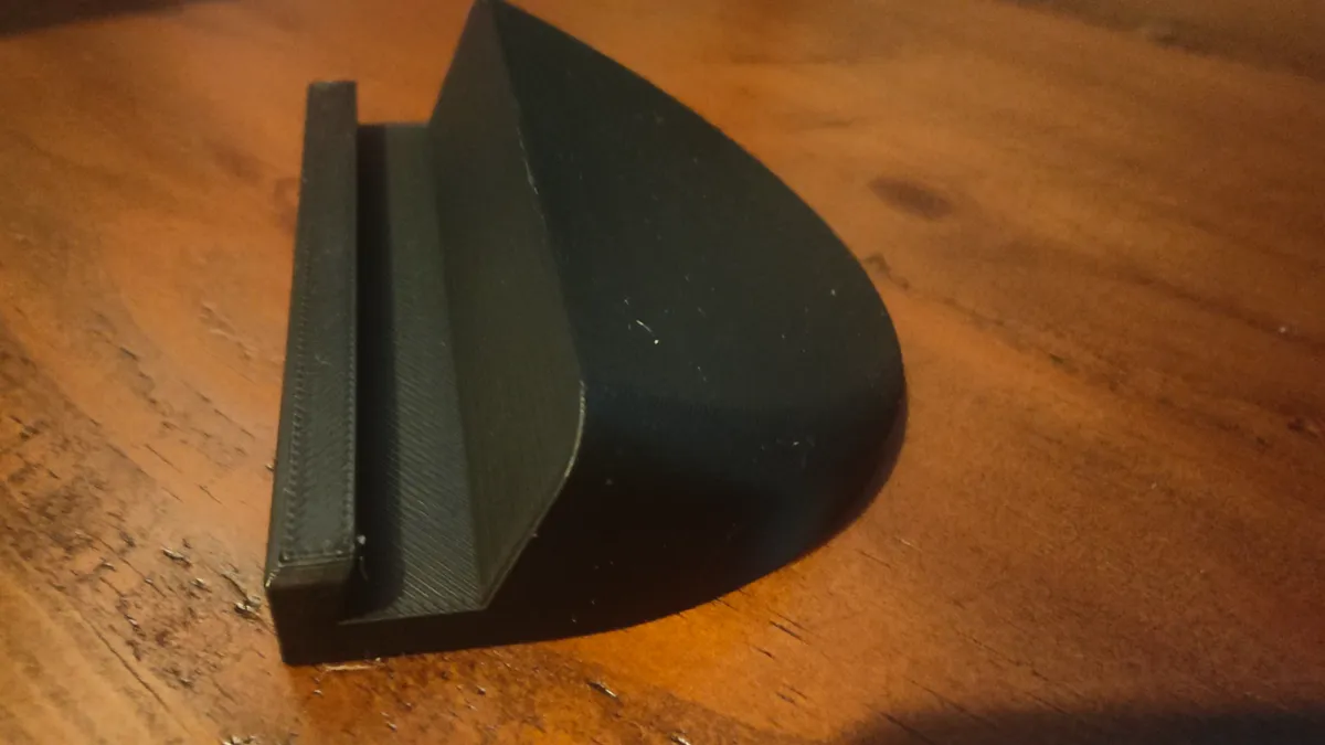 Sleek simple phone dock, photo 4 of 4 - Sleek simple phone dock Mobile & Device Accessories