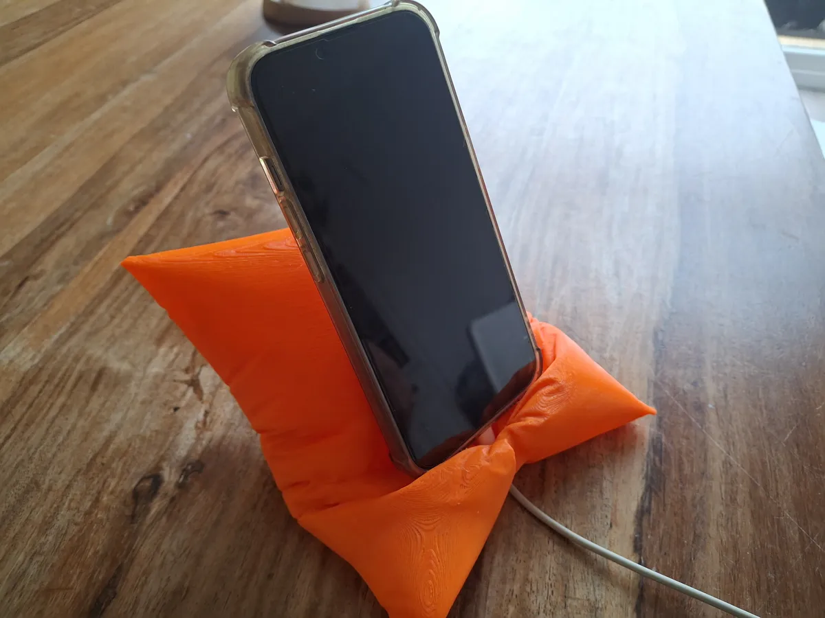 Pillow Effect Phone Stand, photo 3 of 4 - Pillow Effect Phone Stand Tools