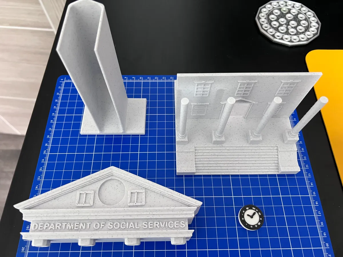 Hill Valley - Back To The Future Dice Tower, photo 4 of 4 - Castle & Tower Dice Towers, game