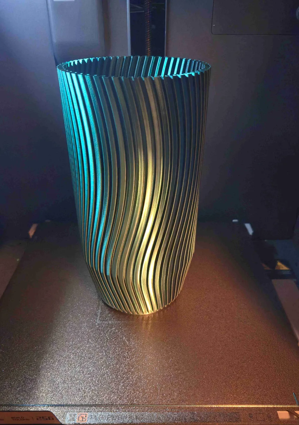 Vase spiral big large 190mm, photo 2 of 2 - Vase spiral big large 190mm Household