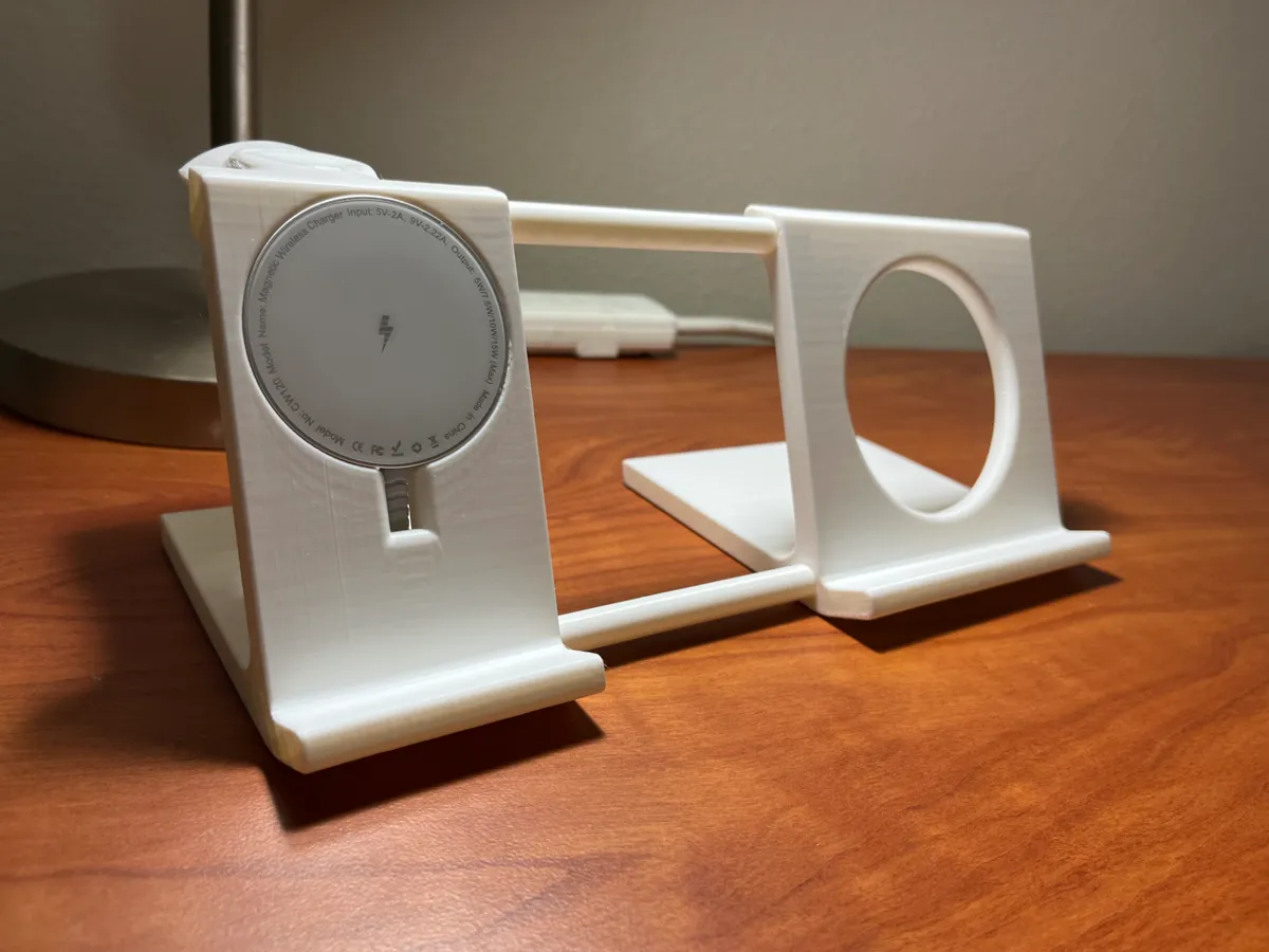 iPhone & iWatch & iPad 3-in-1 charging stand, photo 2 of 3 - iPhone & iWatch & iPad 3-in-1 charging stand Mobile & Device Accessories