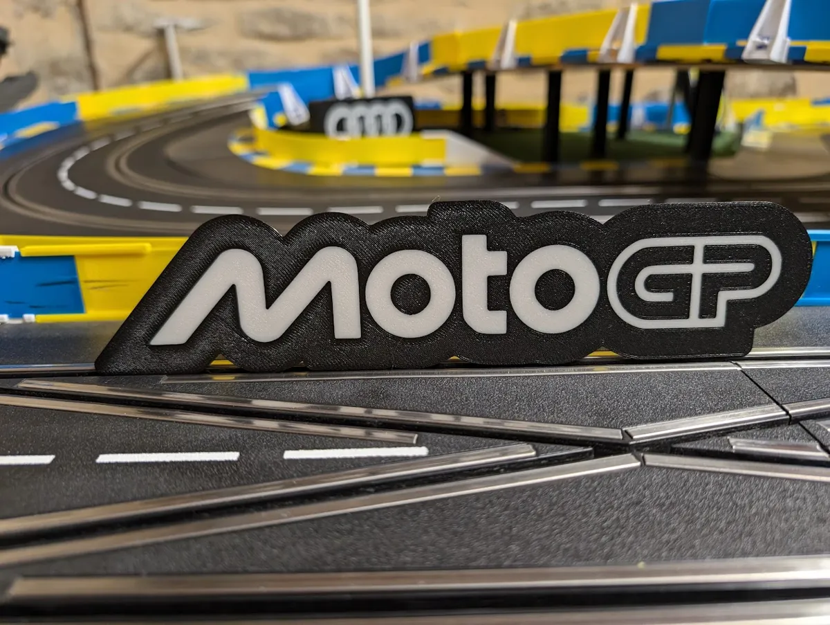 LIGHTBOX nouveau logo moto GP,moto 3,moto 2,moto E, photo 2 of 4 - LIGHTBOX nouveau logo moto GP,moto 3,moto 2,moto E Household