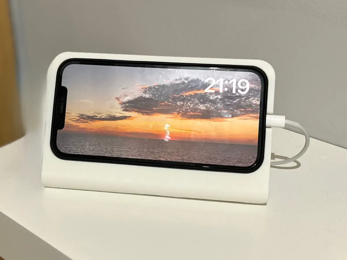 iPhone 11-15 Pro Max Wired Charging Stand