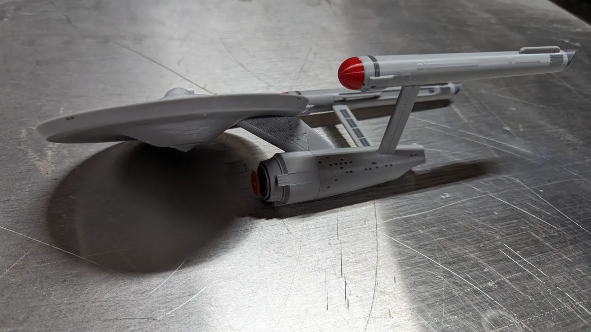 NCC-1701 Enterprise 1:1000 scale