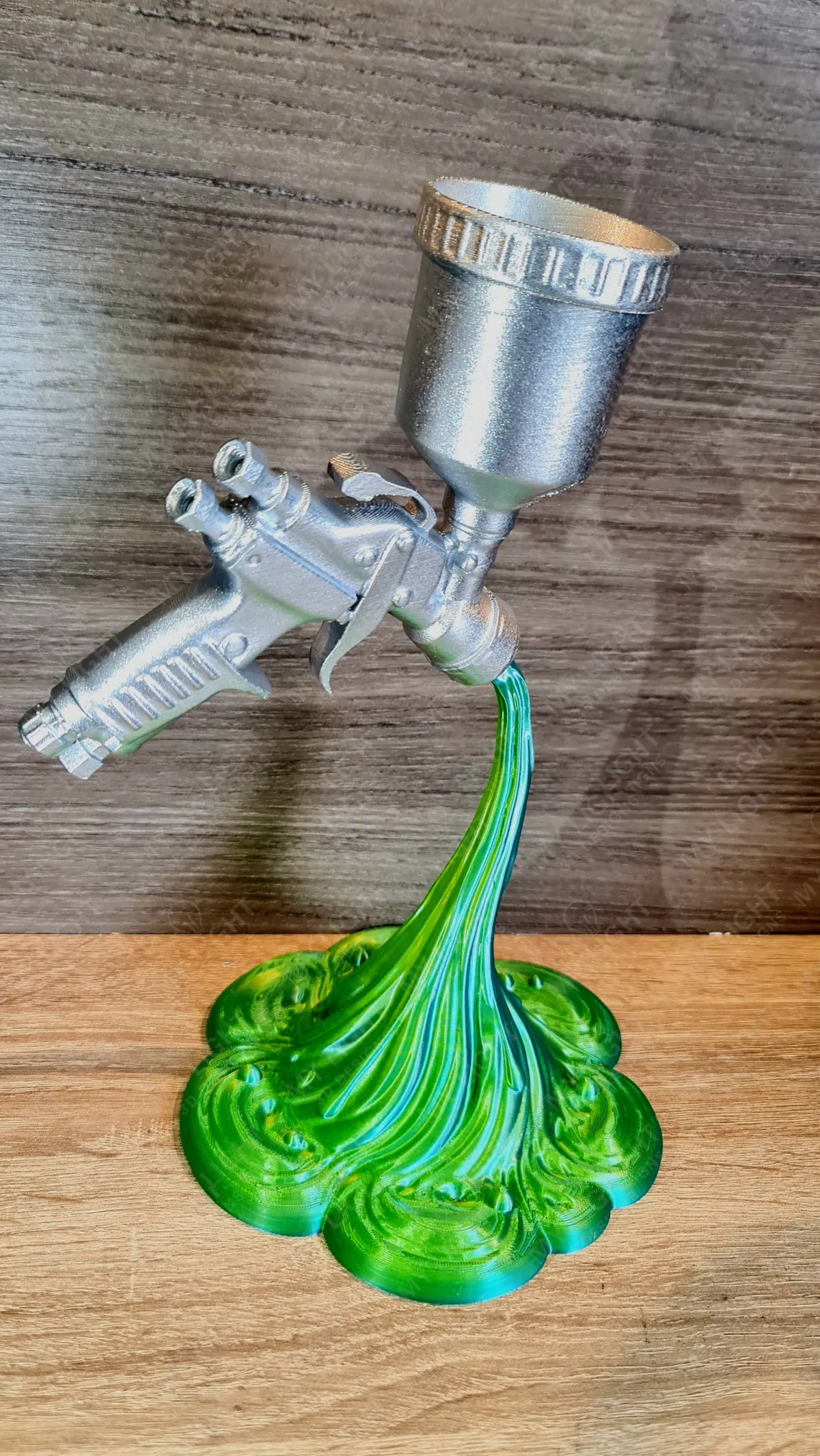 Spray Gun Spill, Garage & Body Shop Decor, photo 3 of 4 - Spray Gun Spill, Garage & Body Shop Decor Tools & Workshop