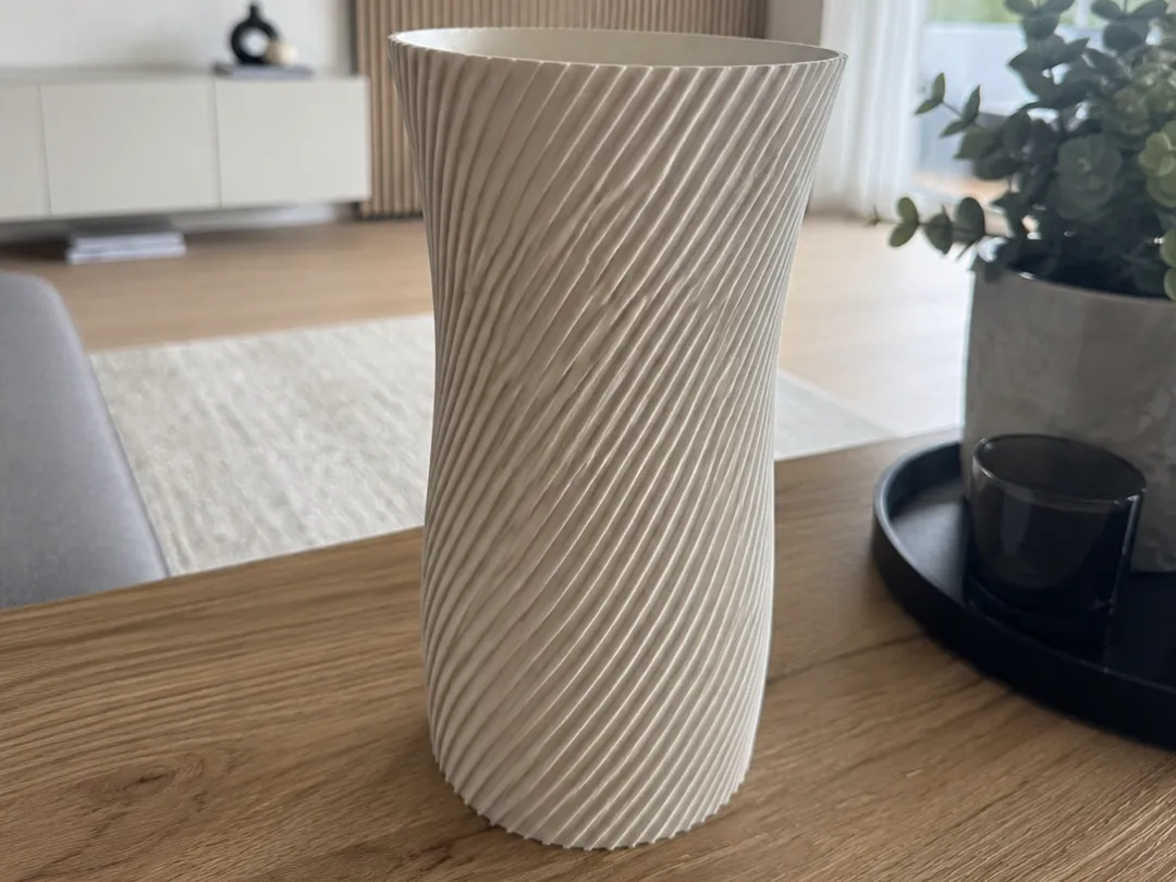 Moderne Spiral Vase - Spiral & Twisted Vases, in stock in India