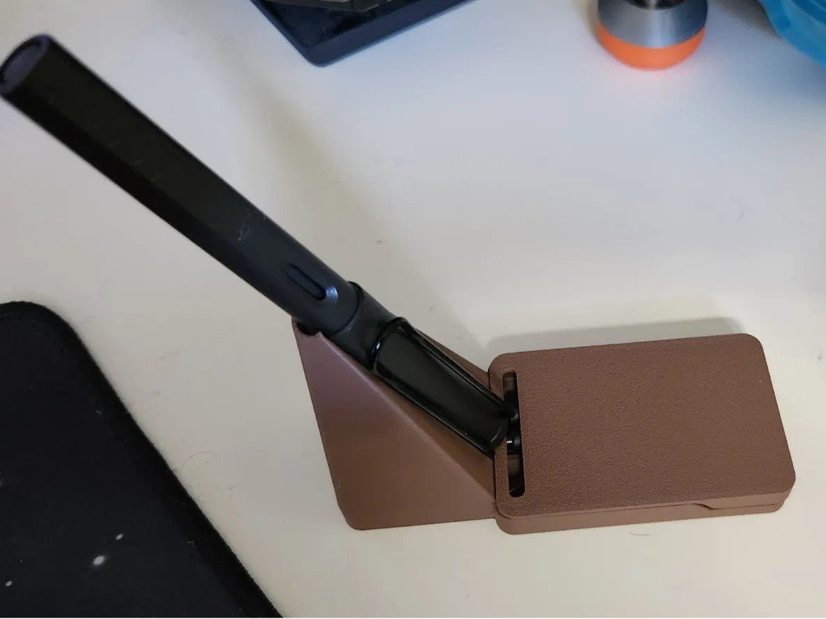 Lamy Safari Fountain Pen Stand - Office, in stock in India
