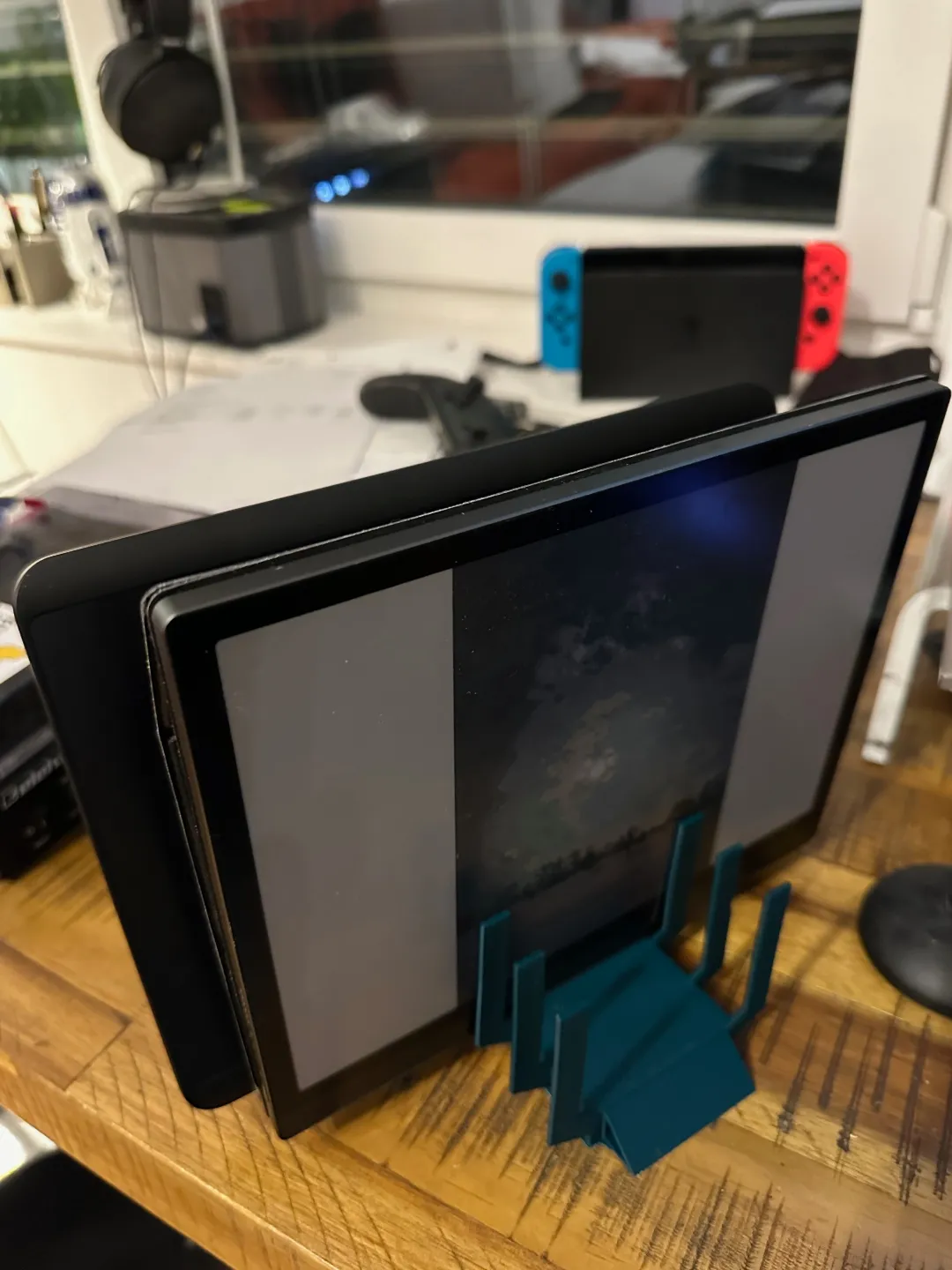 Tablet/Phone desk stand for up to 10'' tablets, photo 2 of 2 - Tablet/Phone desk stand for up to 10'' tablets Household
