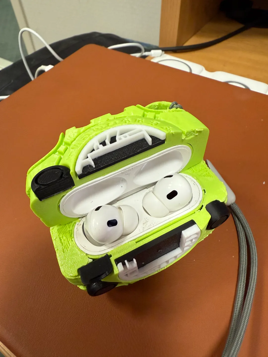 Digivice-Inspired AirPods Pro 2 Case, photo 3 of 4 - Digivice-Inspired AirPods Pro 2 Case Fashion
