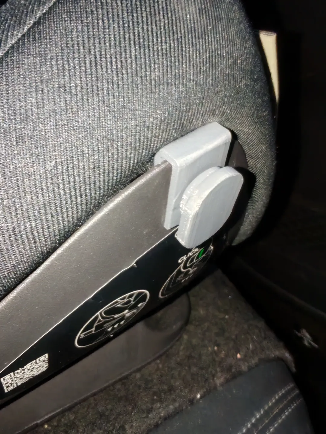 Clip fixation siège auto Cybex, photo 2 of 4 - Clip fixation siège auto Cybex Household