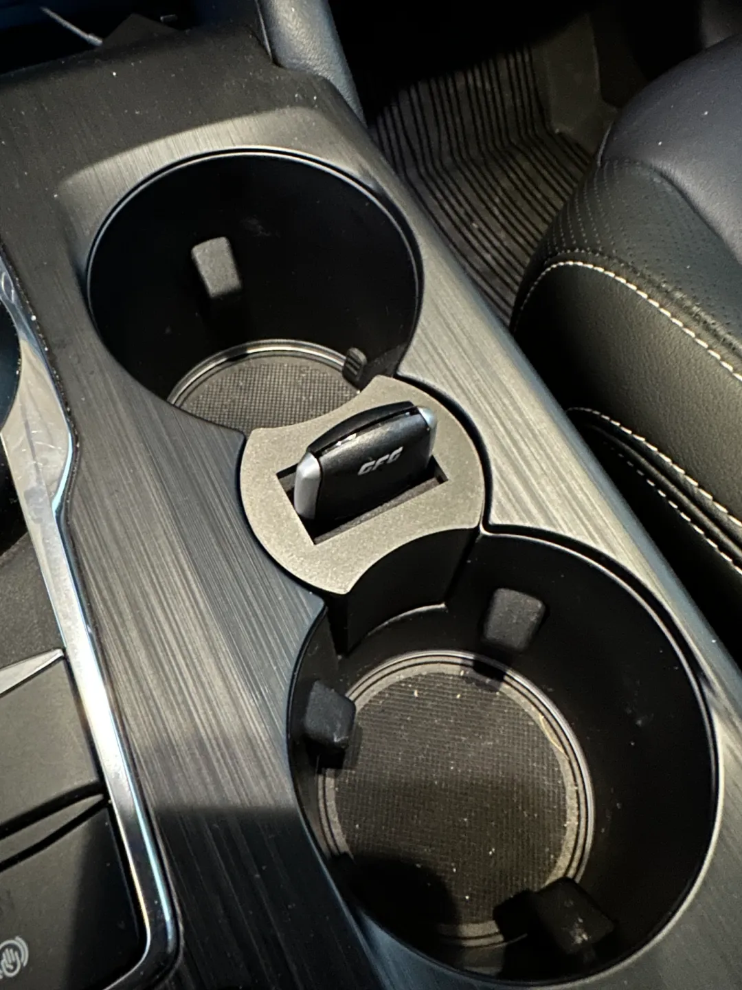 Cup Holder Insert for Ford Kuga 3, photo 3 of 4 - Cup Holder Insert for Ford Kuga 3 Tools