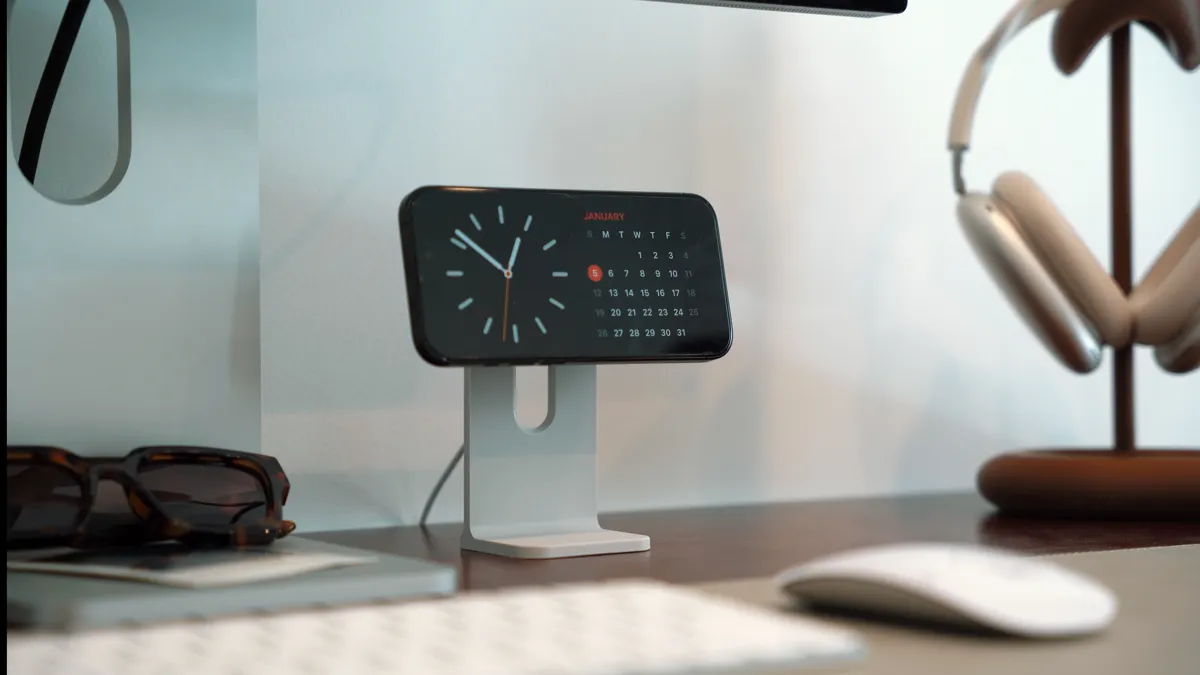 iPhone Studio Display Style Dock, photo 2 of 4 - iPhone Studio Display Style Dock Hobby & DIY