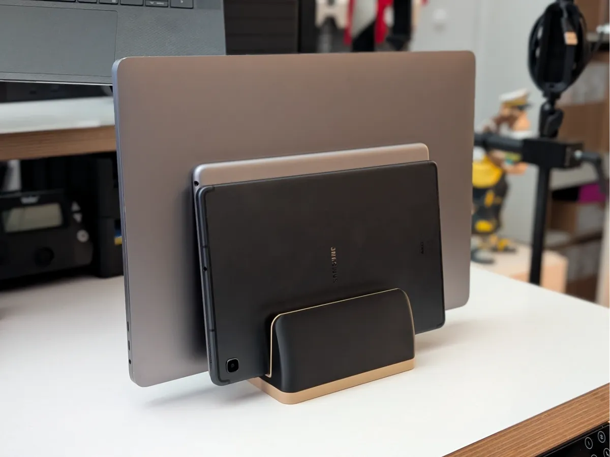 Vertical Laptop & Tablet Stand, Modular