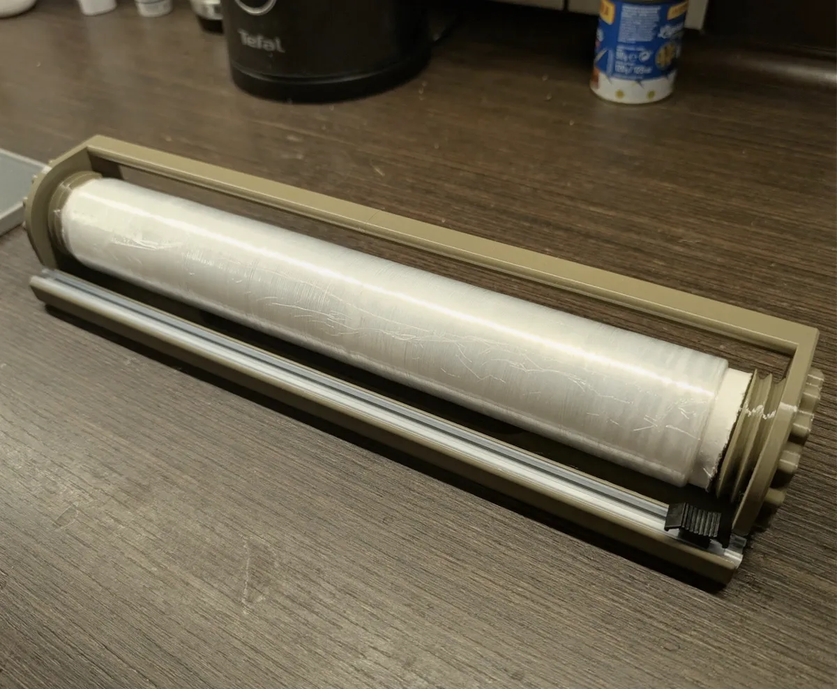 Compact Cling Film Dispenser with Slide Cutter, photo 3 of 4 - Compact Cling Film Dispenser with Slide Cutter Household