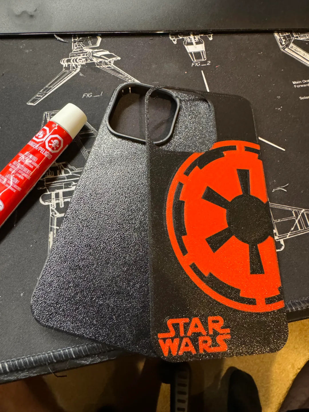 iPhone 15 Pro Max Star Wars Case, photo 4 of 4 - iPhone 15 Pro Max Star Wars Case Tools