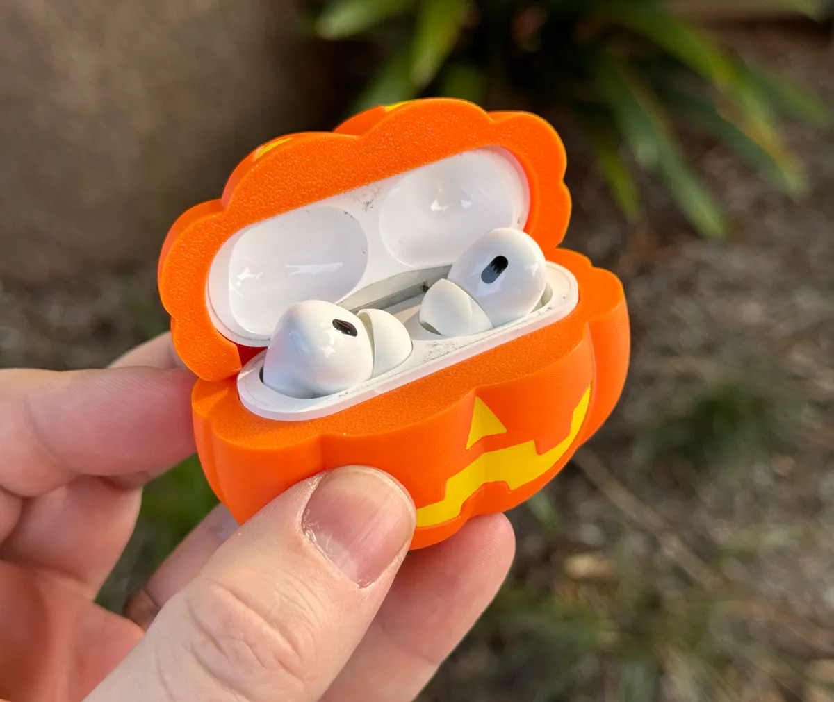 Halloween Jack-o-Lantern Pumpkin - AirPod Pro Case, photo 2 of 2 - Halloween Jack-o-Lantern Pumpkin - AirPod Pro Case Fashion