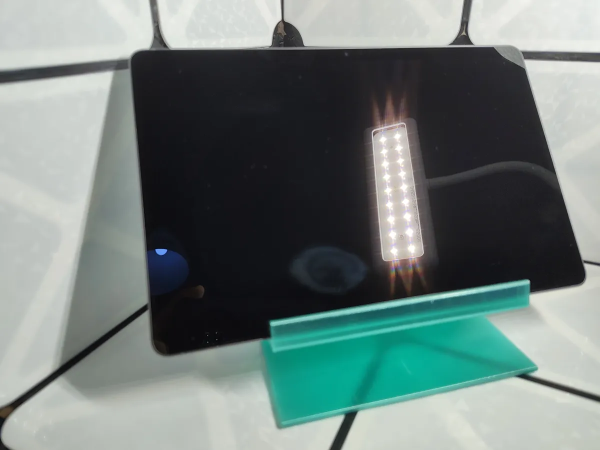 Simple Tablet Stand, photo 4 of 4 - Simple Tablet Stand Household