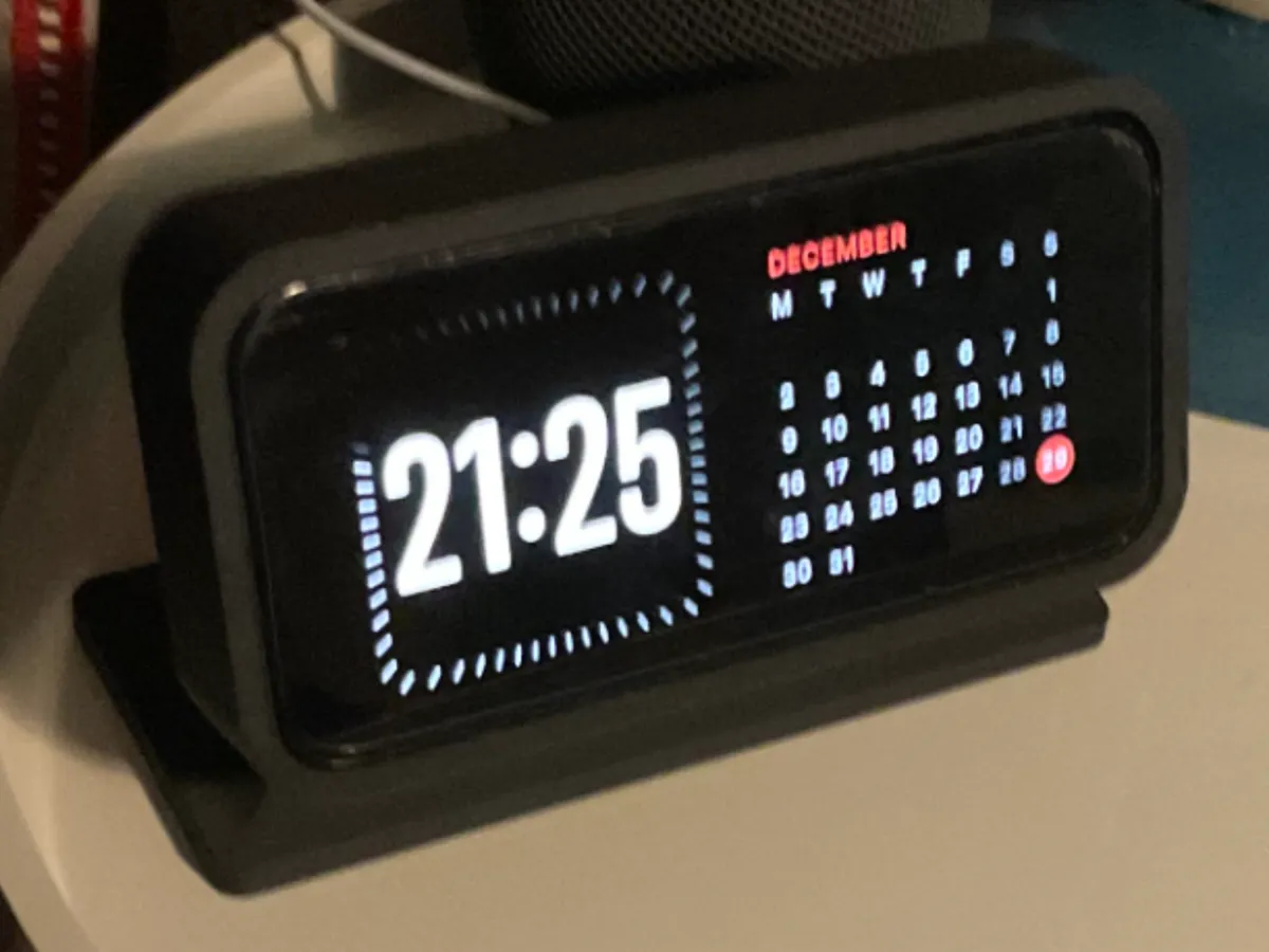 iPhone 14 pro classic clock phone dock - Minimal & Modern Stands, in stock in India