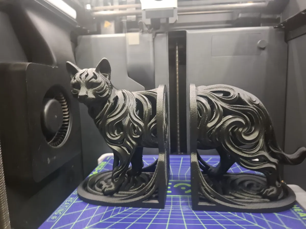 Elegant Swirl Cat Bookends, photo 4 of 4 - Elegant Swirl Cat Bookends Desk & Office