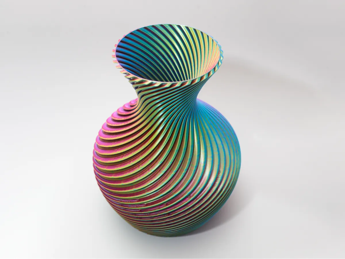 Color Changing Vase