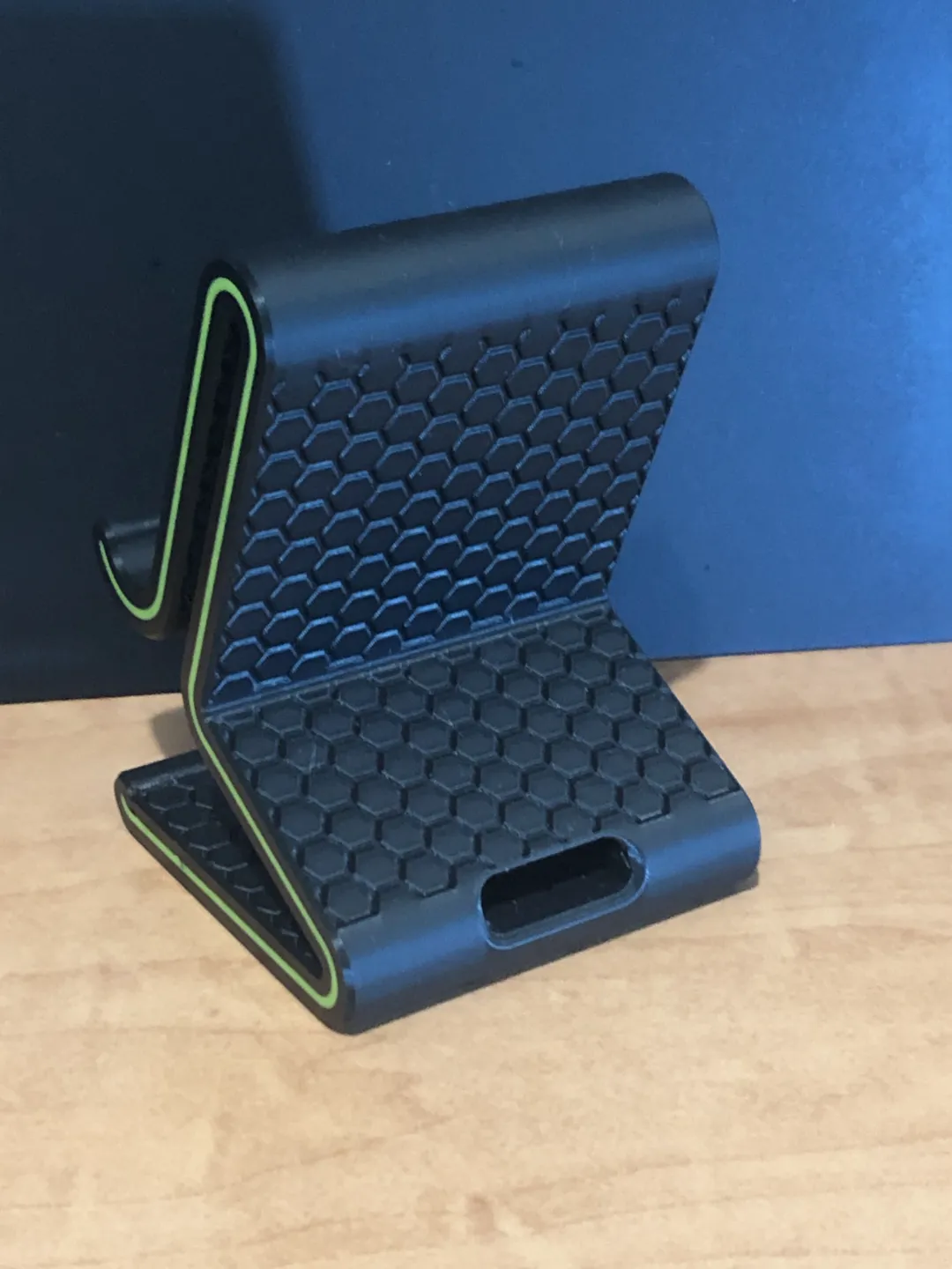 Raised Hexagon Phone Stand EVO with Charging, photo 3 of 4 - Raised Hexagon Phone Stand EVO with Charging Tools