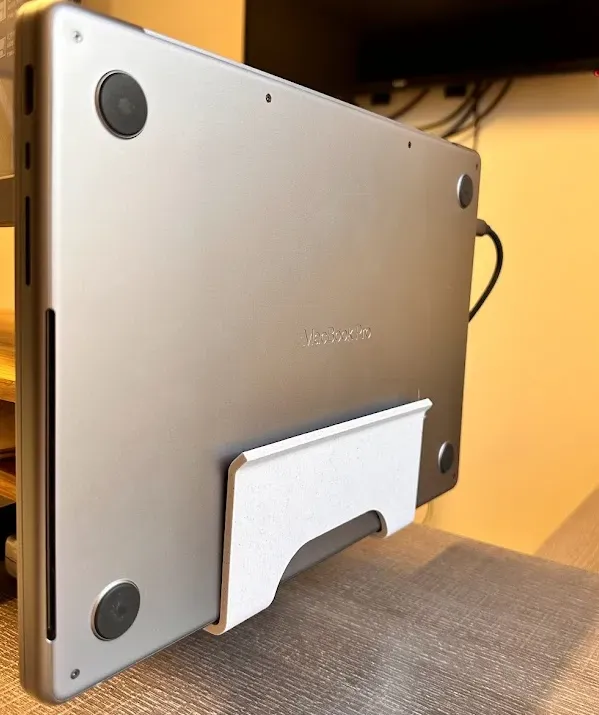 Balolo Laptop Dock, photo 2 of 3 - Balolo Laptop Dock Hobby & DIY
