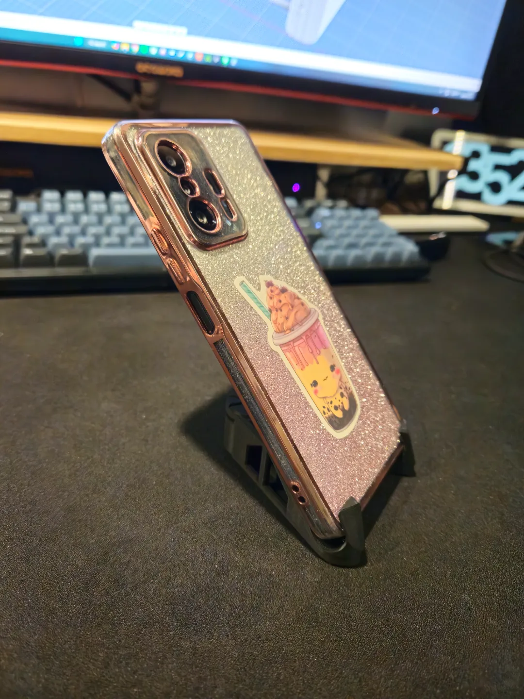 Ultimate Foldable Phone Stand With Magnetic Lock, photo 2 of 4 - Ultimate Foldable Phone Stand With Magnetic Lock Tools
